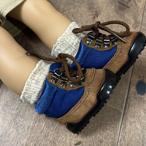 American Girl Doll Blonde Hair, Hazelnut Eyes - Picture 2 of 9